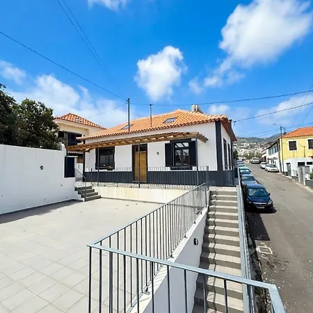 Spacious Boho 3br House With Parking & Self Check-in Appartamento Funchal (Madeira)